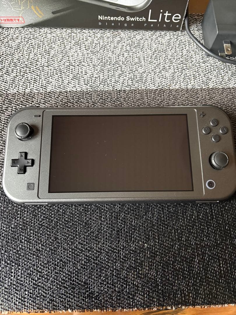 Nintendo Switchライト　ポケモン仕様