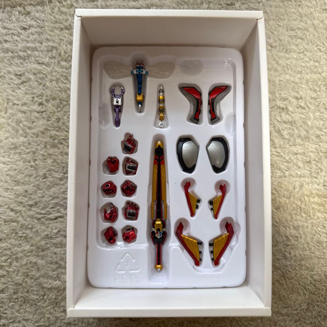 S.H.Figuarts 真骨彫製法仮面ライダーカブト ハイパーフォーム【初版】