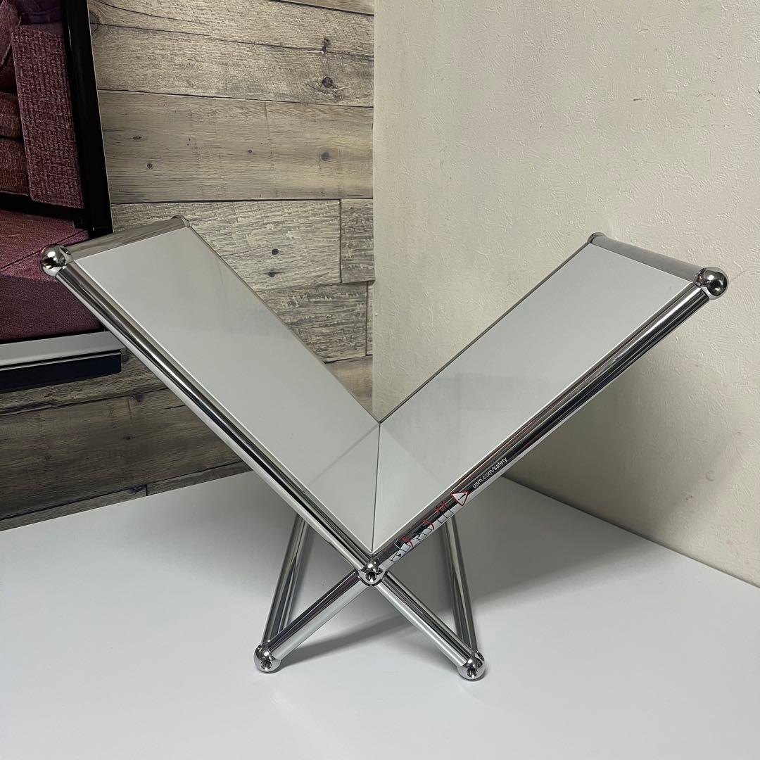 USM Haller ハラーシステム book stand 色：ライトグレー