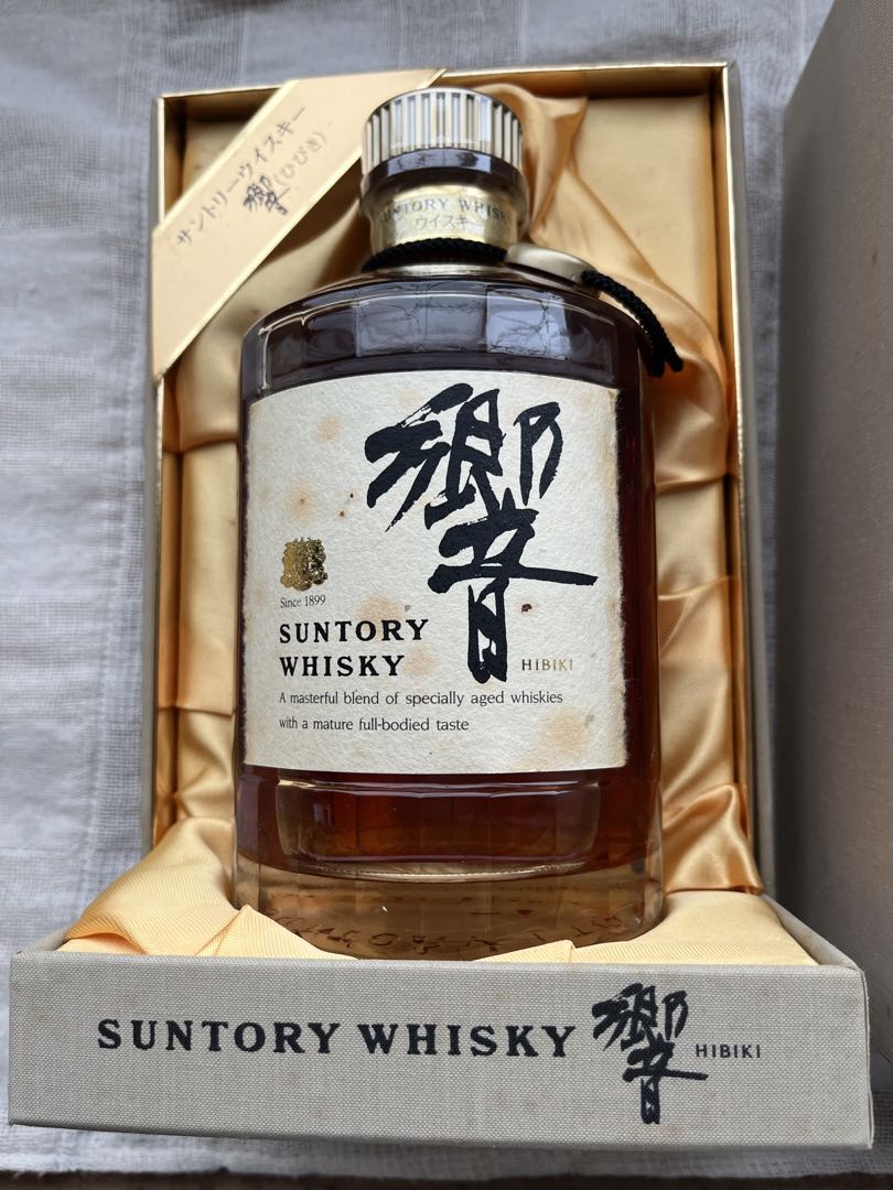 未開封　サントリー　ウイスキー 響　古酒　ゴールドラベル