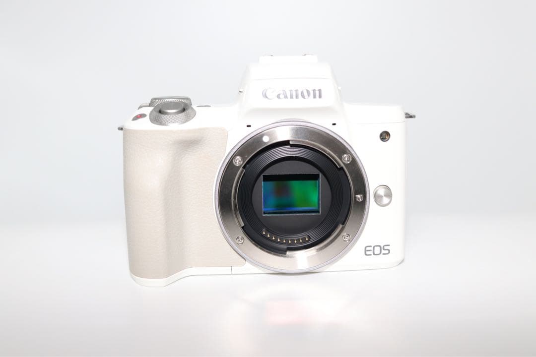☆美品【Canon】EOS Kiss M2 + 15-45mm キャノン