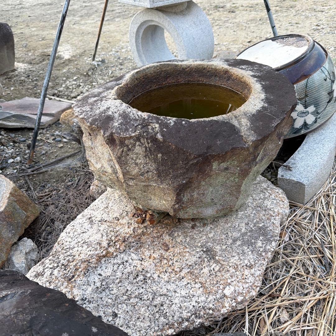 石製 水鉢 丸型