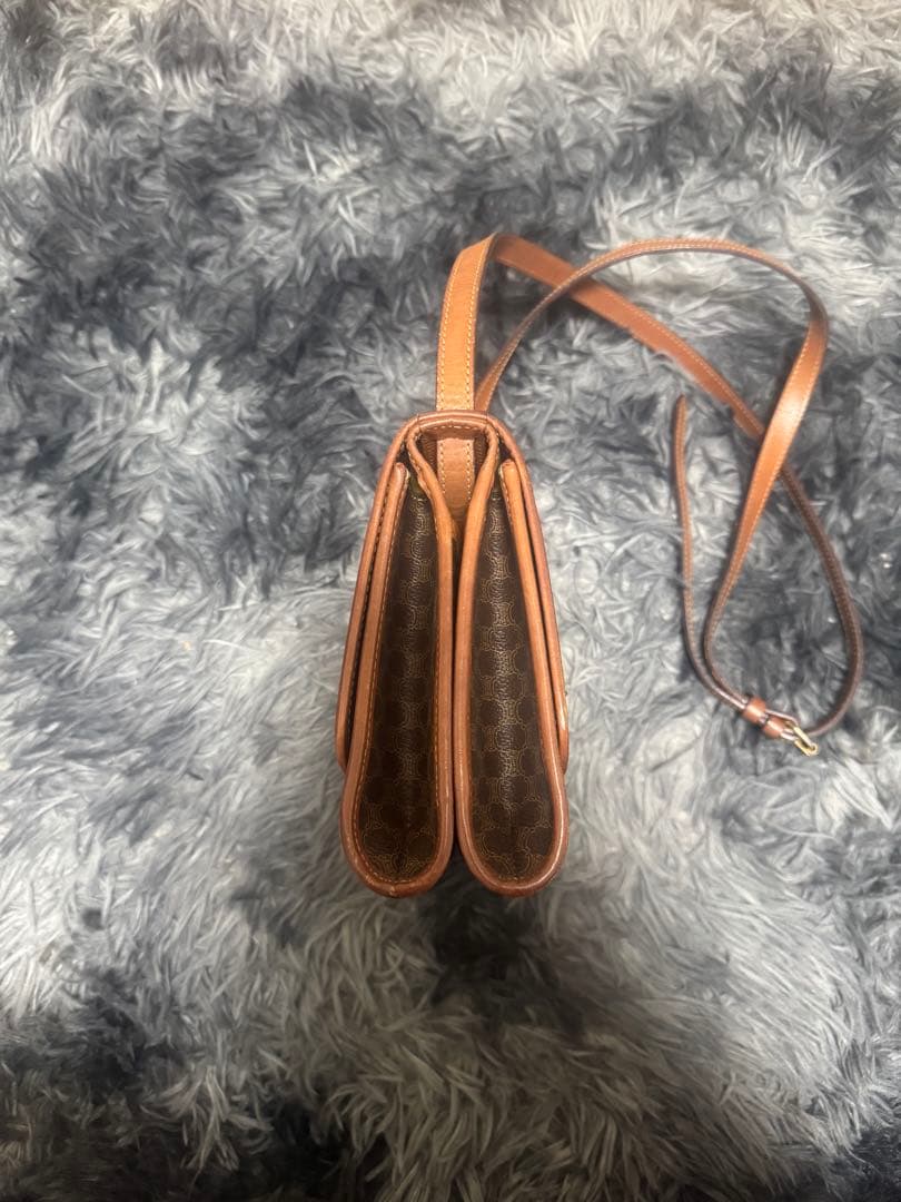 CELINE ブラウンレザーショルダーバッグ