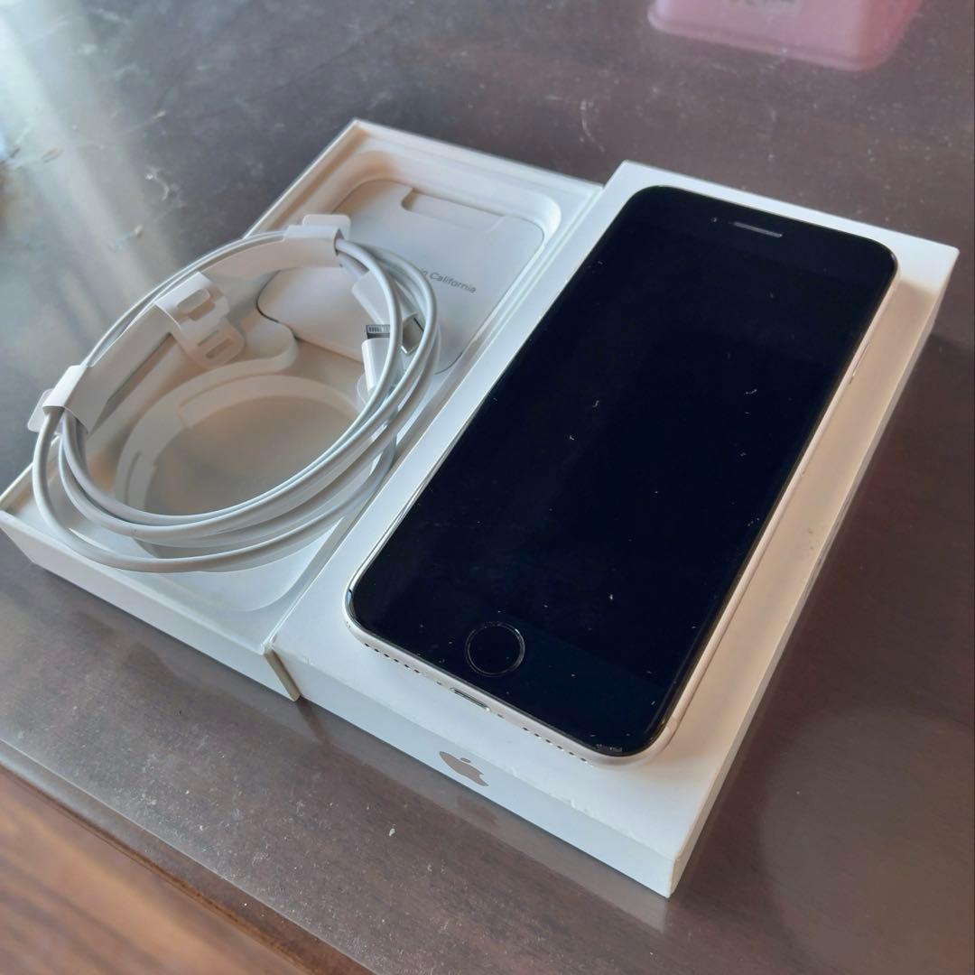 iPhone SE3 本体
