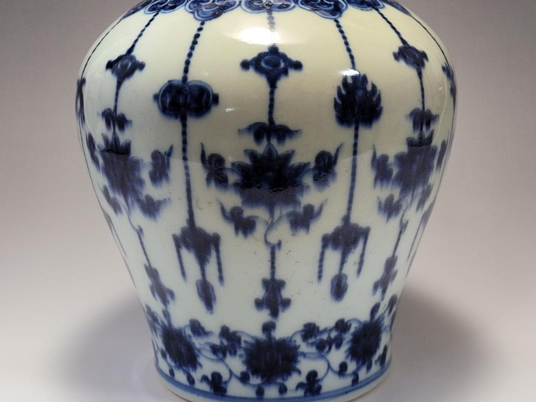 染付 吉祥花紋 花瓶 明清時代 高さ約17.7cm