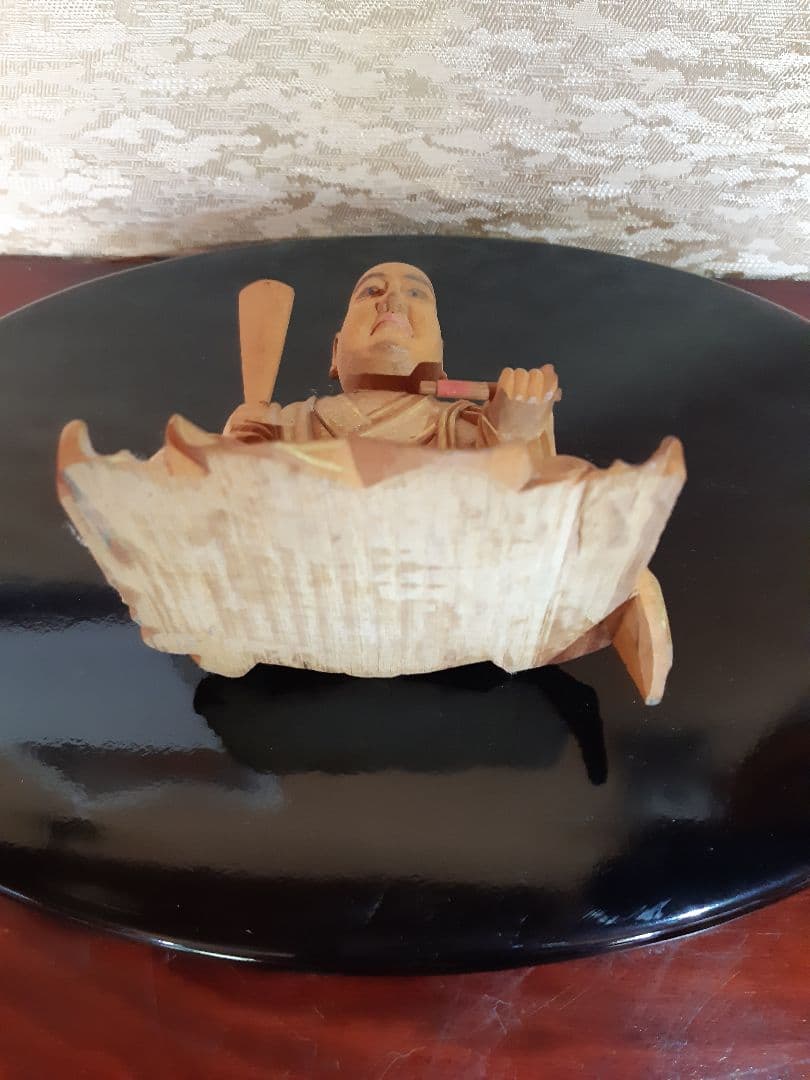 日蓮座像
