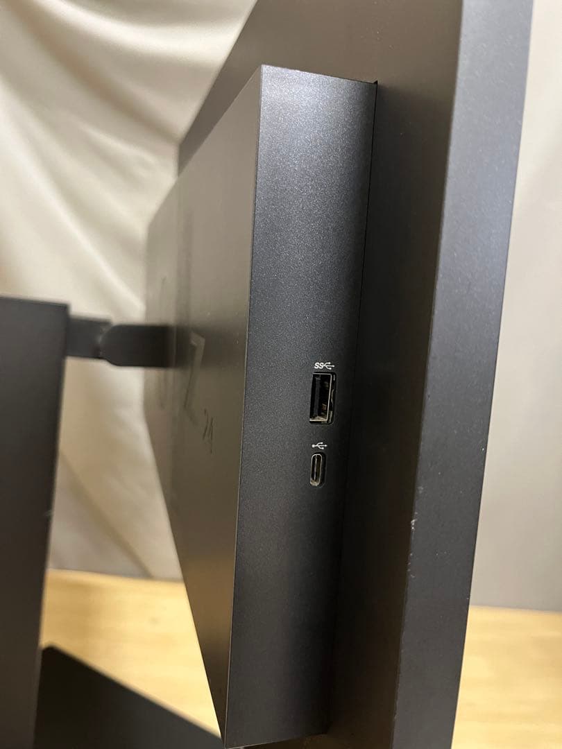 美品HP Z24n G2 24インチモニター　PS4対応　回転機能USB-Cハブ