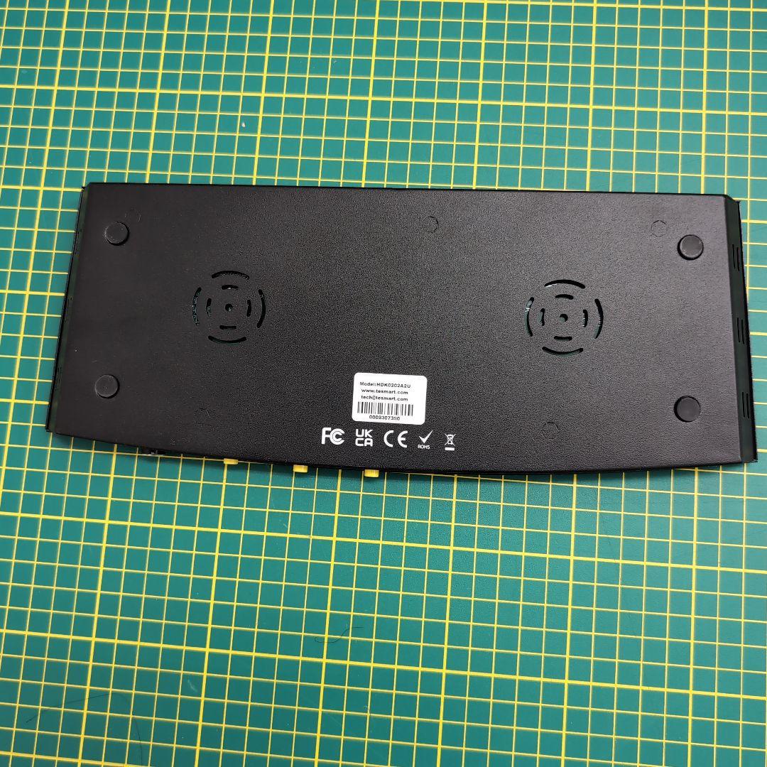 KVM スイッチ
