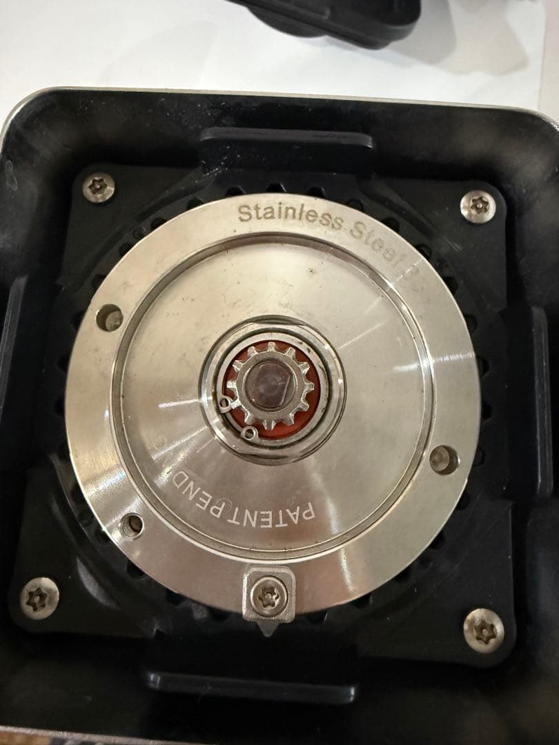 ダネッツ　プロフェッショナルブレンダー　D103 2つの容器付き