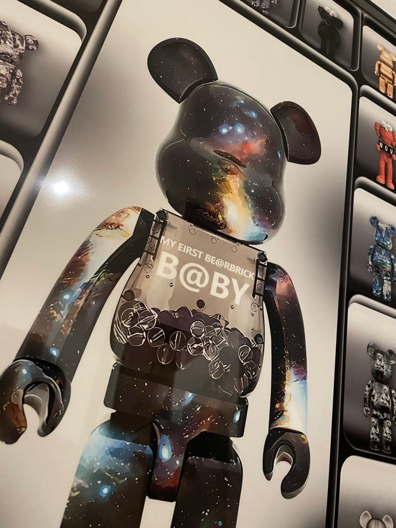 ベアブリック KAWS 絵 光る ポスター 写真 パネル