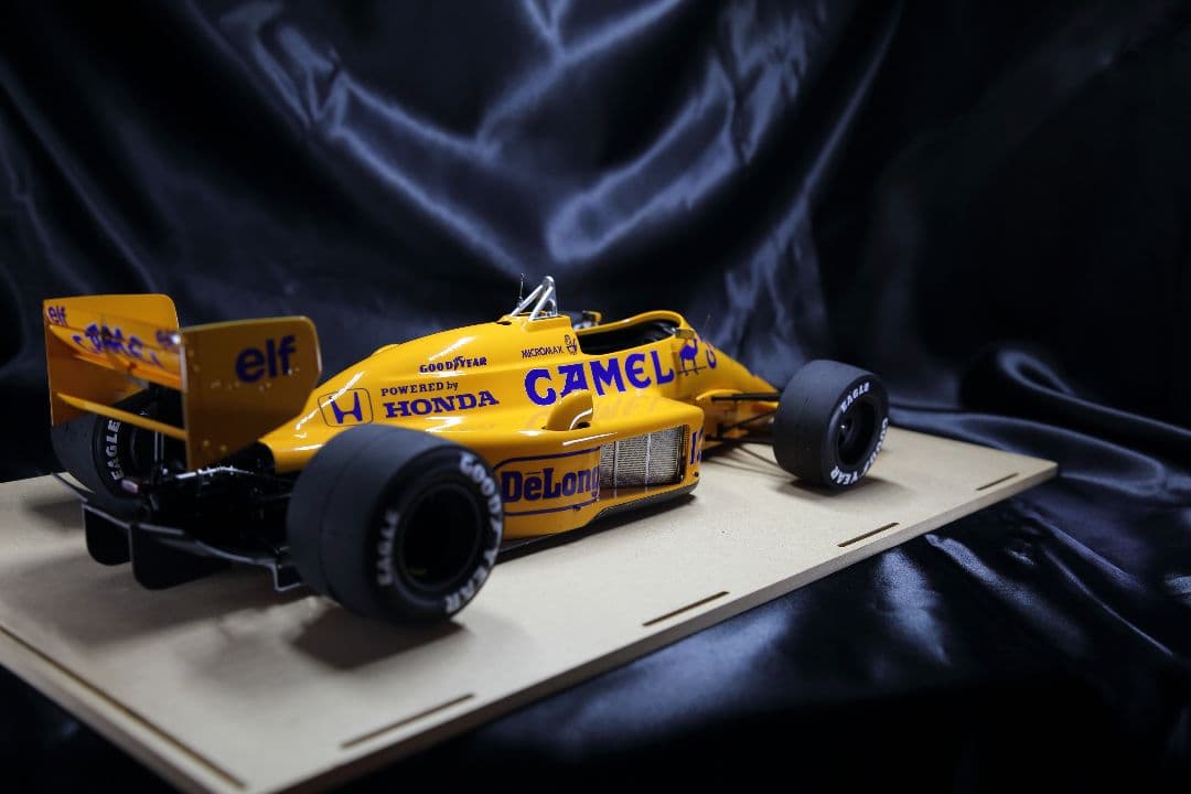 ビーマックス　1/12 ロータス99Tプラモデル完成品