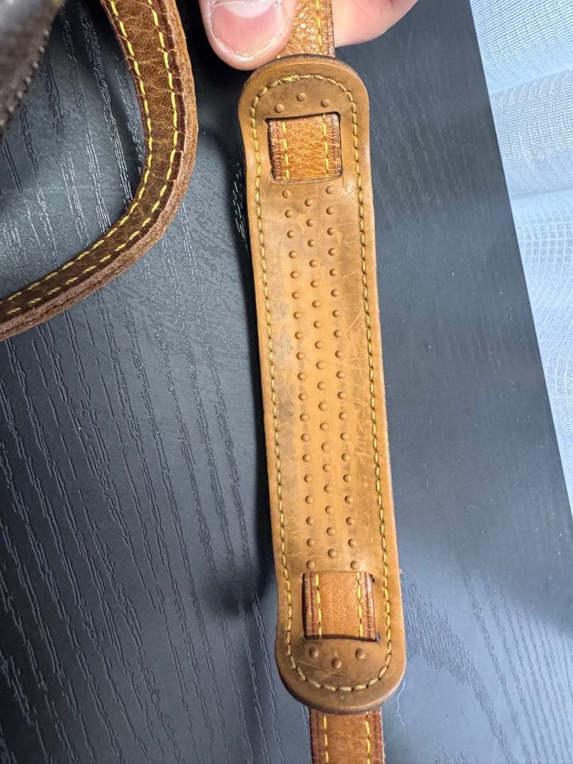 東