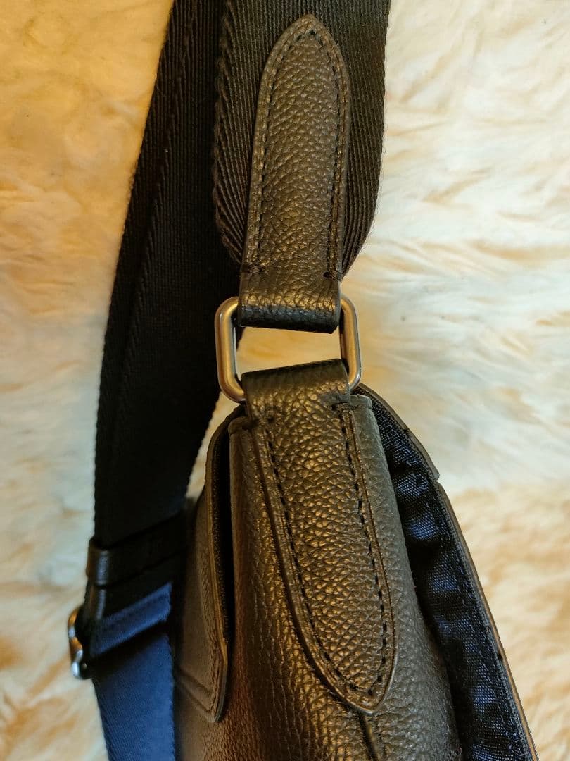 【美品】 COACH（コーチ）ショルダーバッグ黒 キーホルダー付