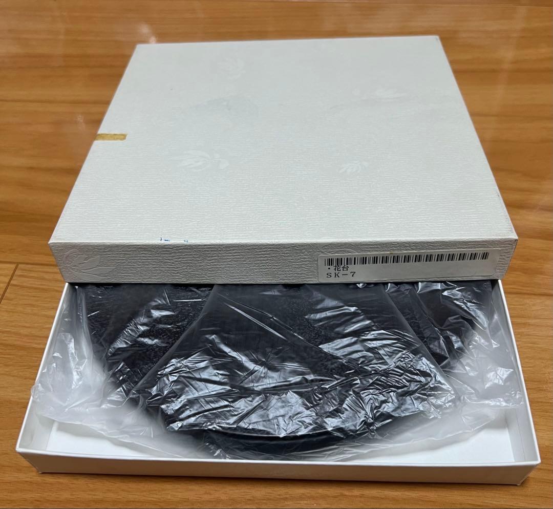 香蘭社　洋蘭　花瓶（専用木製花台付き）