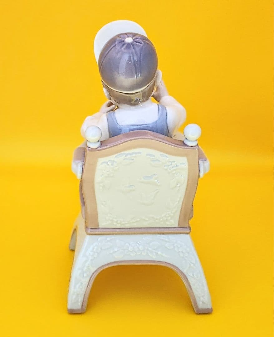 リヤドロ【美品・希少・廃盤】フィギュリン《アヒルちゃん遊びましょう》No6300