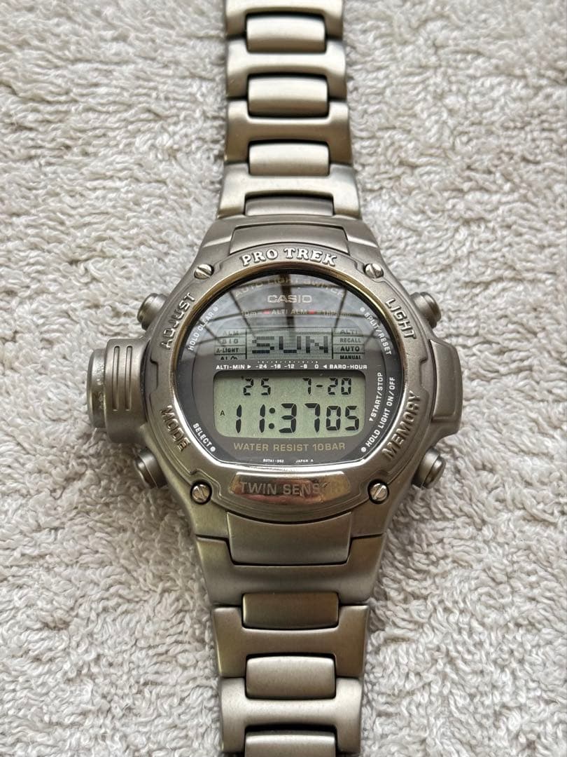 【美品】カシオプロトレックPRT-3000フルチタン&スクリューバック