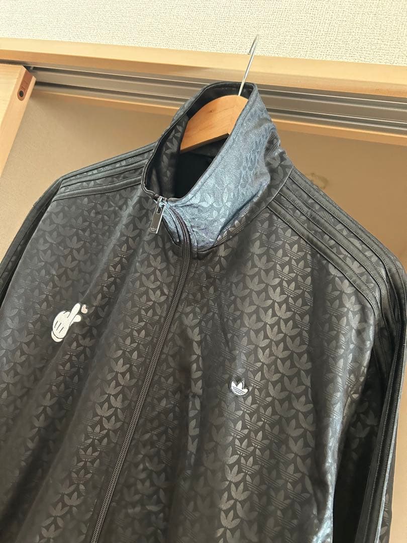 adidasミッキーマウス FIREBIRD モノグラム 刺繍 TRACKTOP