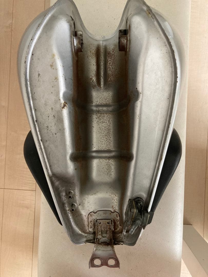 w650純正タンク