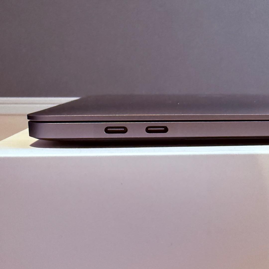 【美品】MacBook Pro i7 32GB 1TB 2018 Radeon