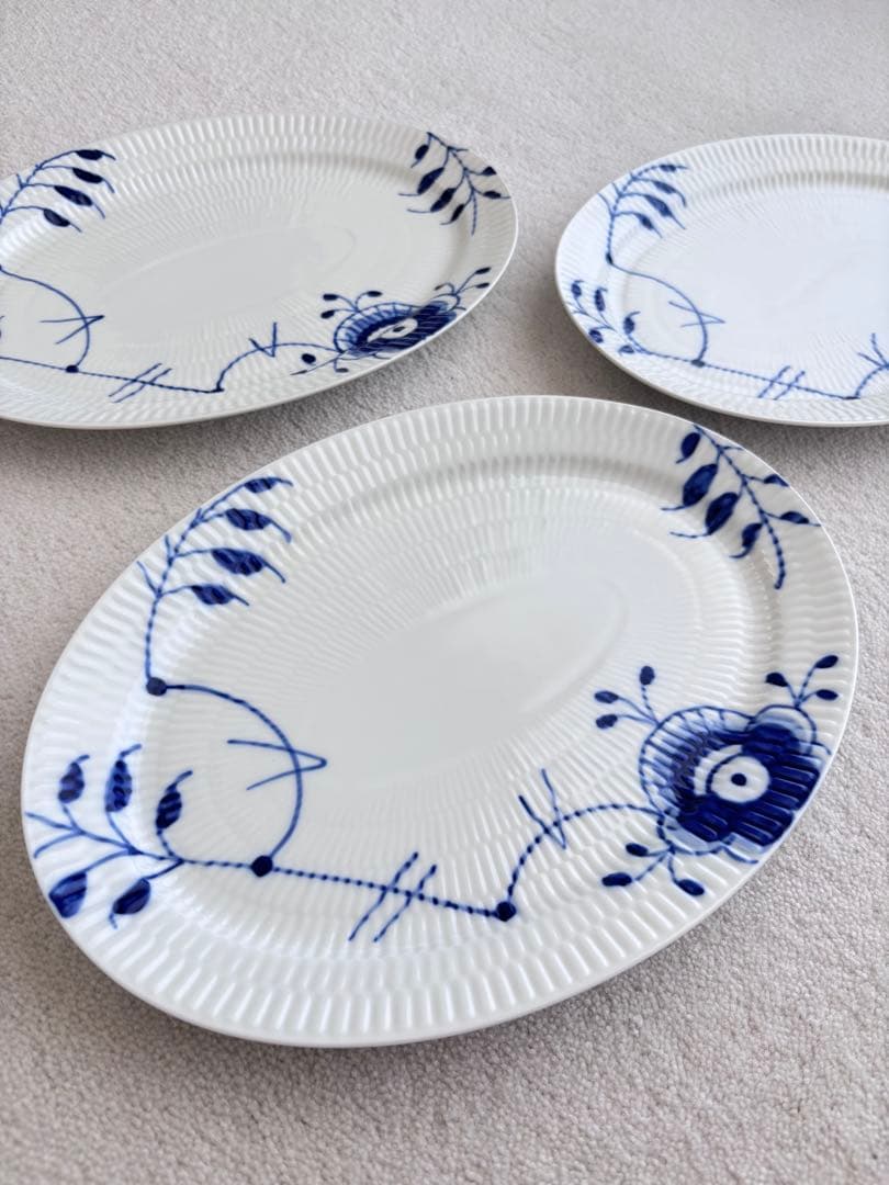   青い花模様の陶磁器皿3枚セット（箱付き）