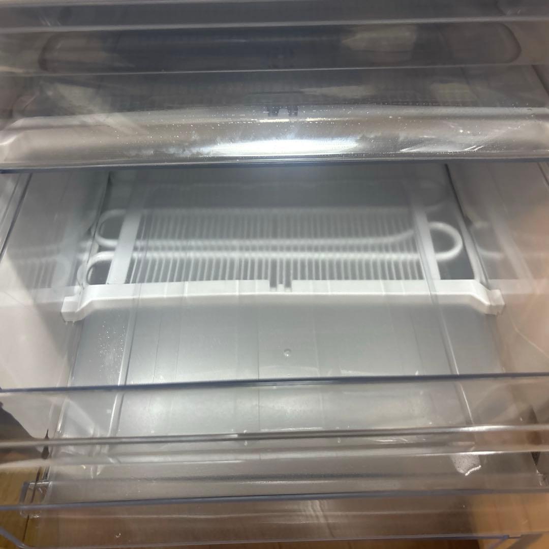 Hisense ブラック 2ドア冷蔵庫　175L