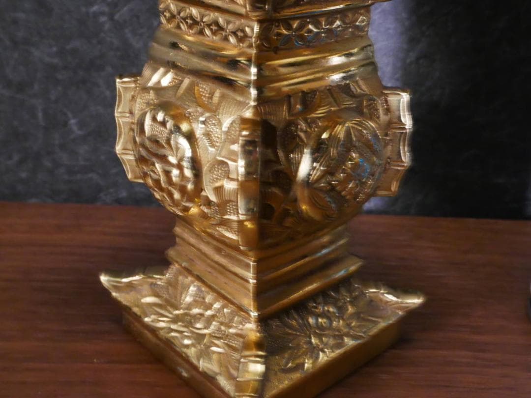 限定値下　収集品　国産最高級深彫真鍮仏具　花瓶　花立　セラミックコート付4689