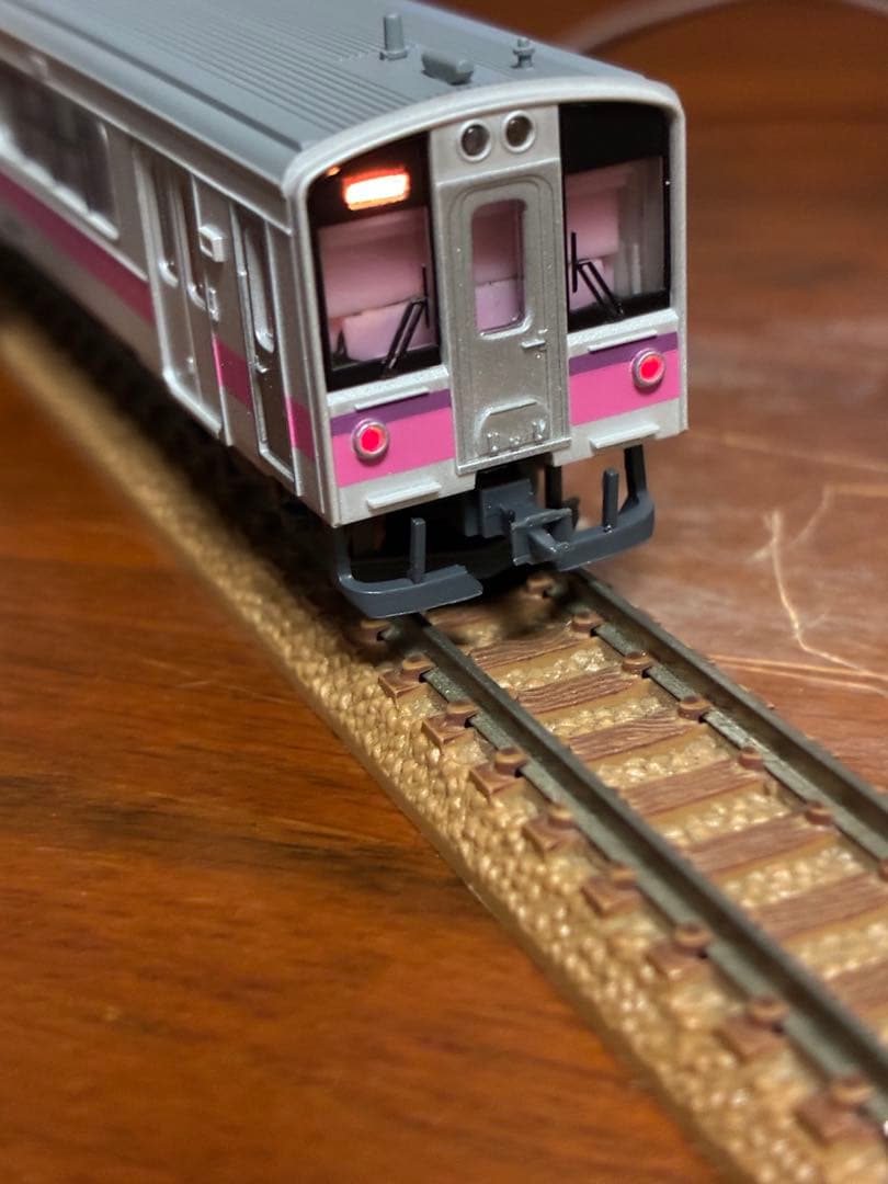 JR701系100番台秋田色・5両セットマイクロエース　ライト点灯動力動作確認済