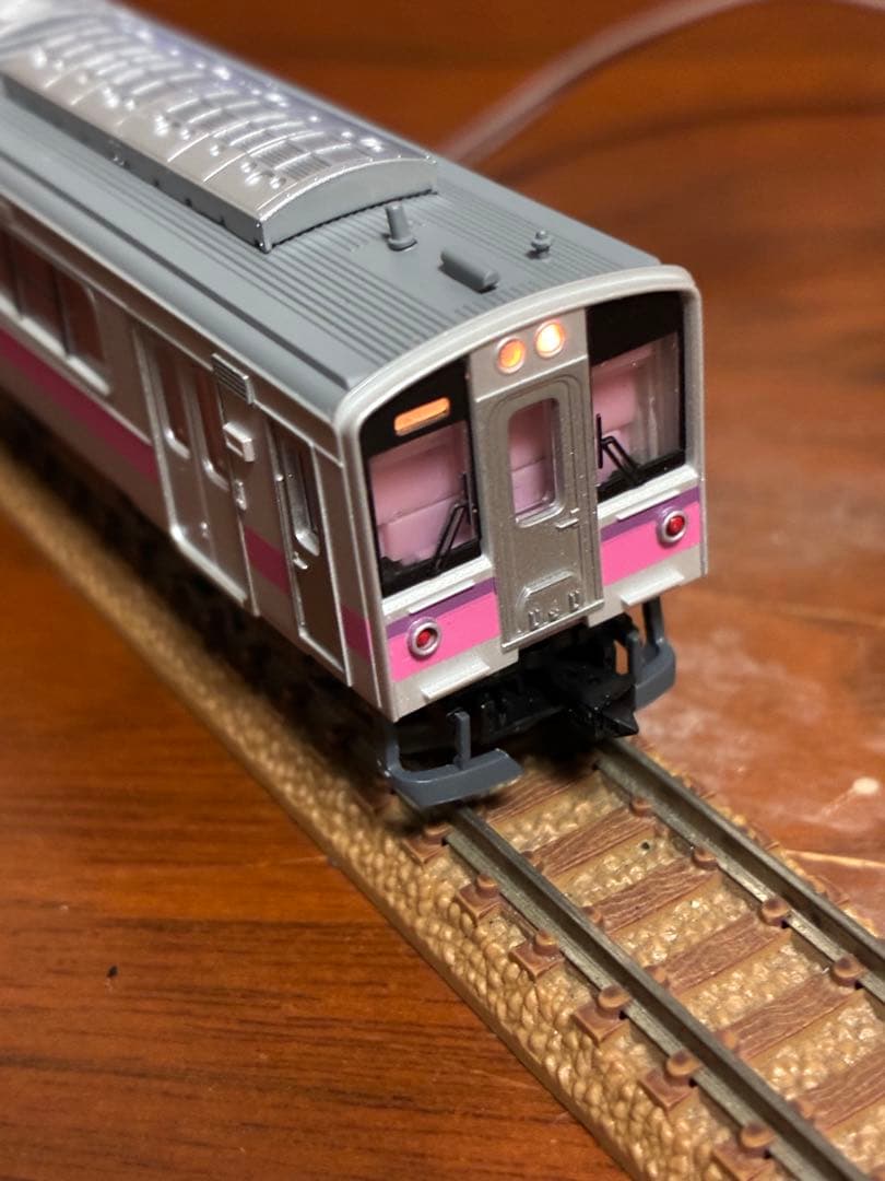 JR701系100番台秋田色・5両セットマイクロエース　ライト点灯動力動作確認済