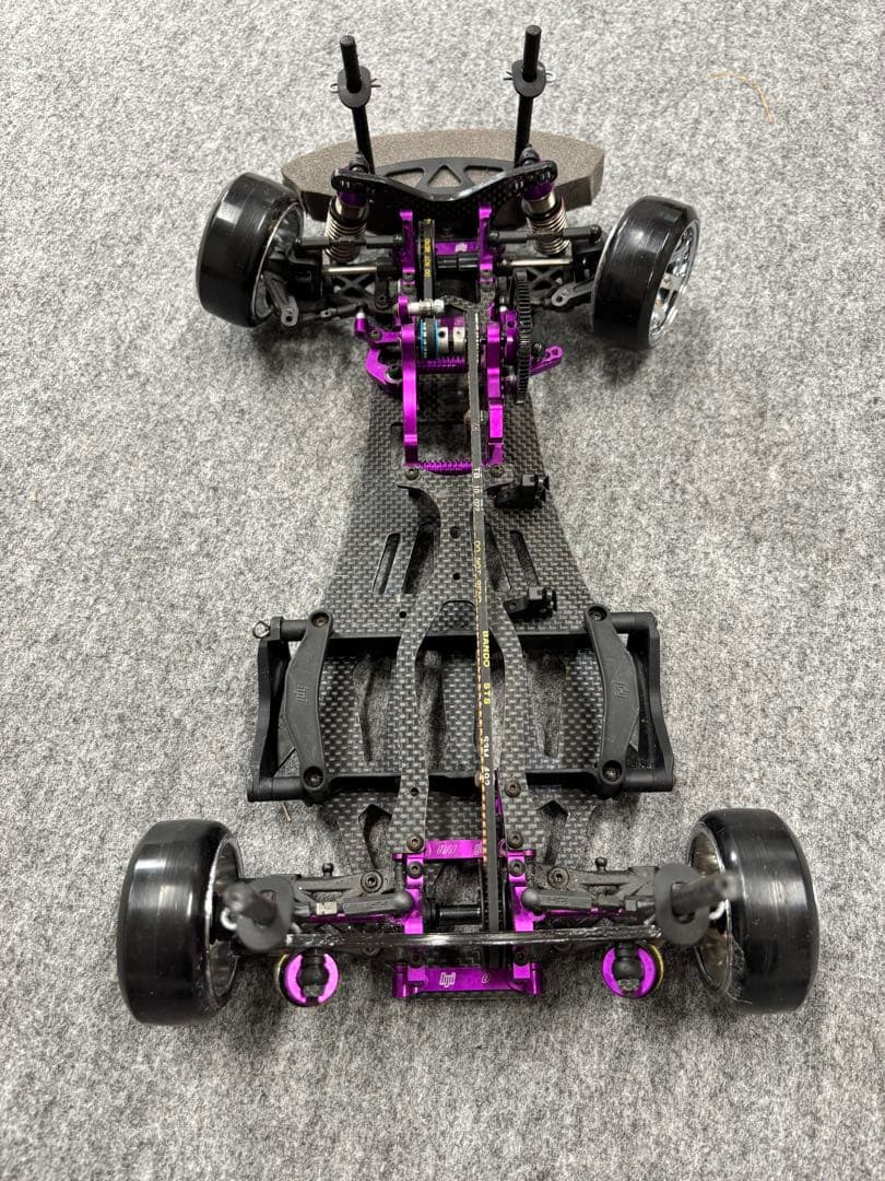 高性能カーボンファイバーラジコンカー