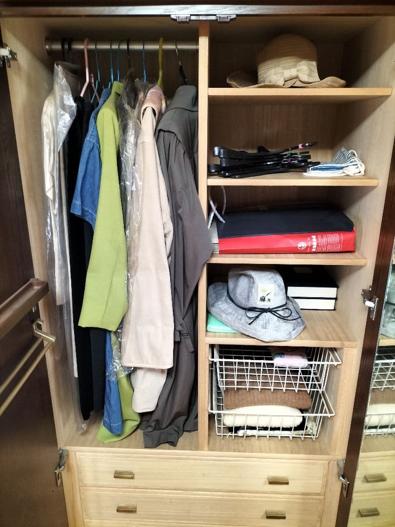 商品説明お読みください!クローゼット　婚礼家具　比較的、美品でした　引き取り限定