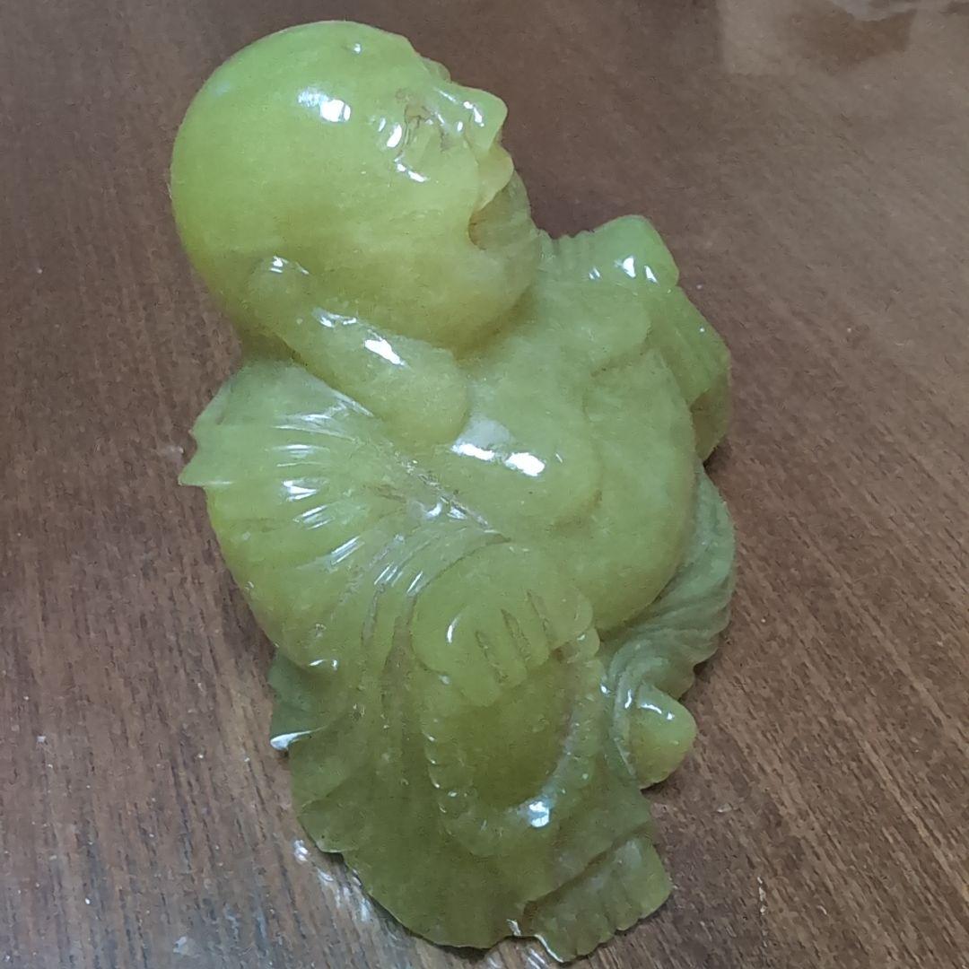 布袋様置物　翡翠　縁起物　七福神　台座付き