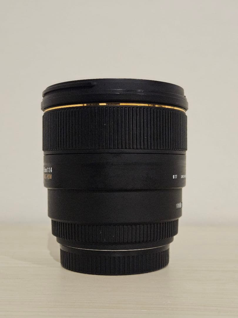 SIGMA 85mm F1.4 EX DG HSM レンズフード付　シグマ