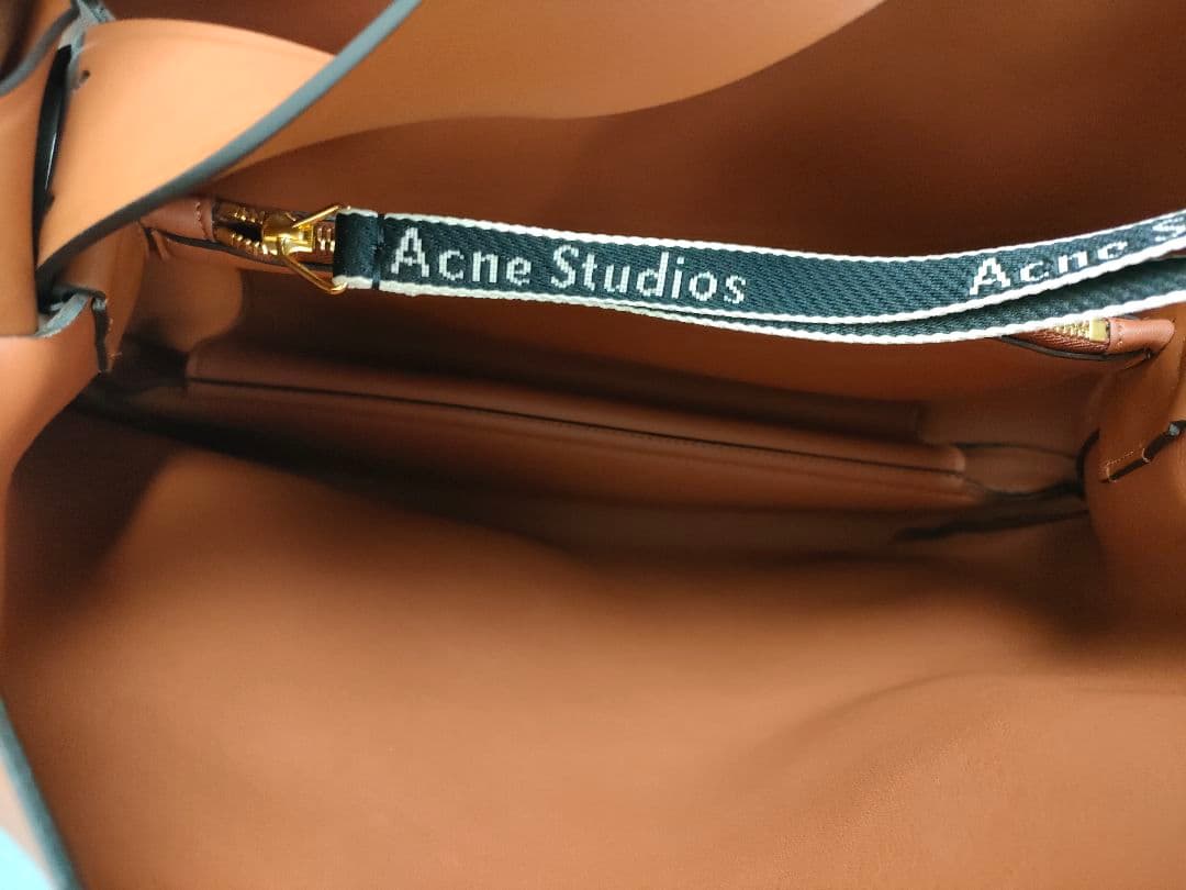 Acne Studios アクネストゥディオズ ショルダーバッグ レザー 革